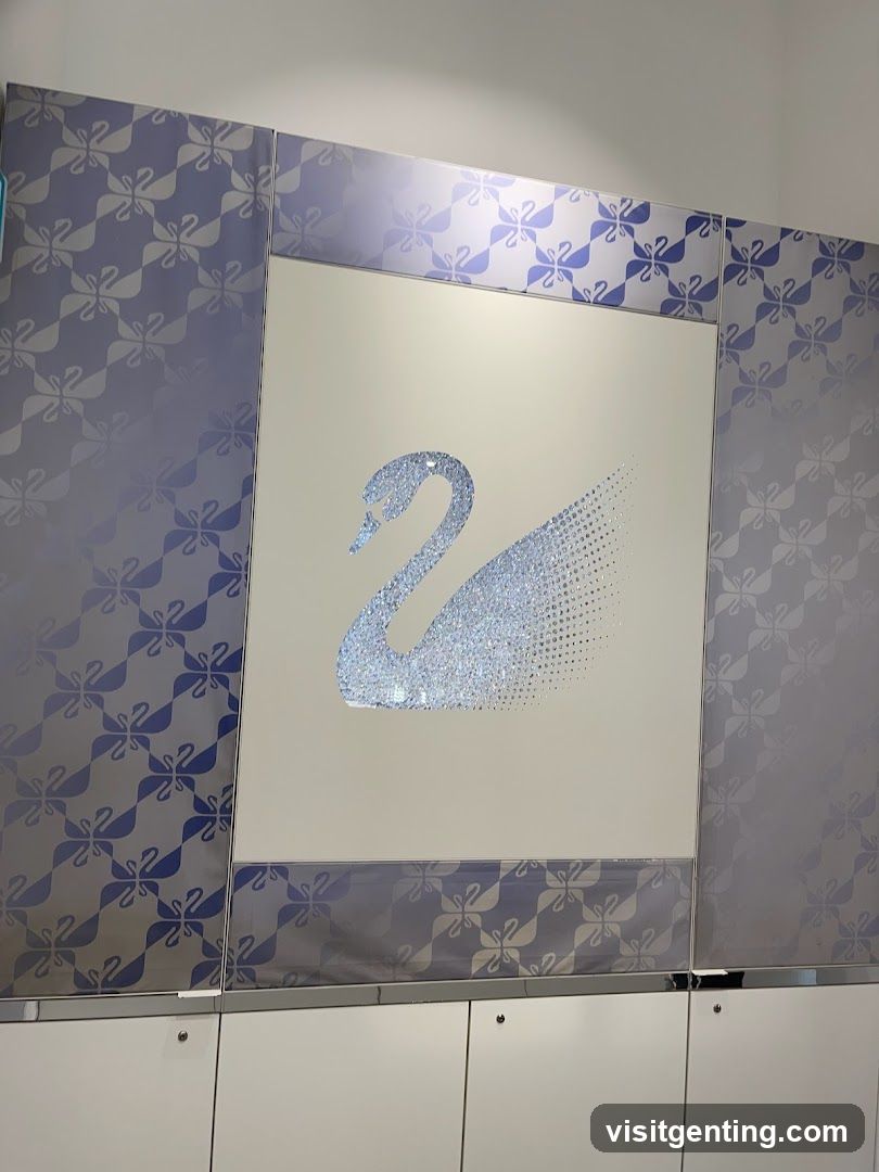 Sparkling Swan Decoration