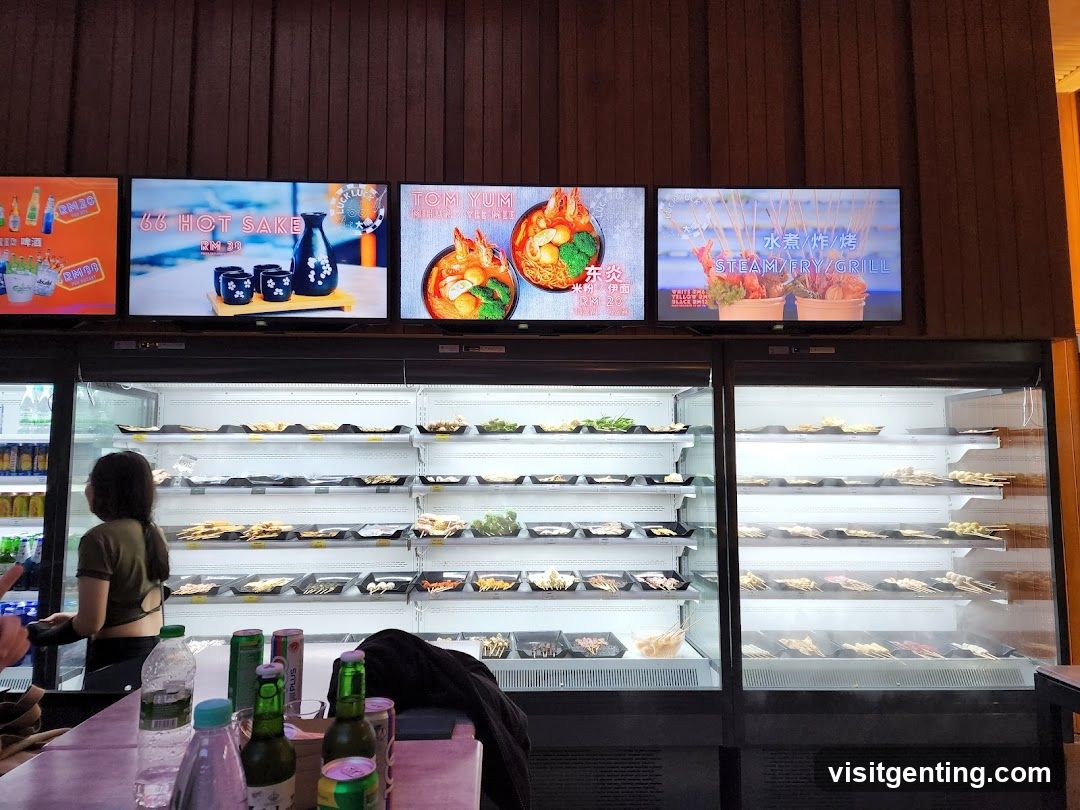 Food Display Counter with Digital Screens