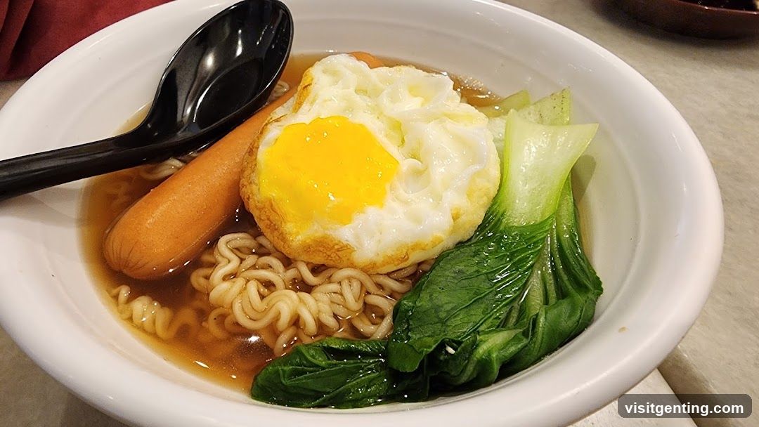 Noodle Bowl with Egg and Vegetables