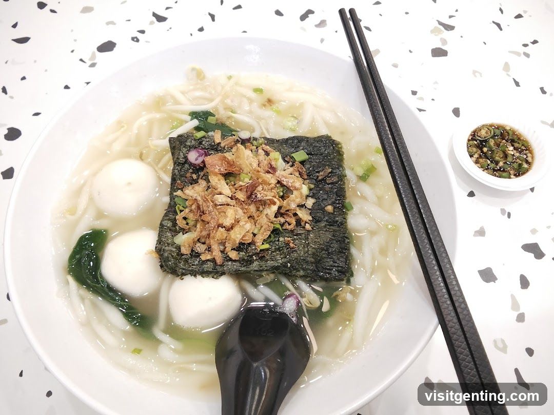 Noodle Dish with Seafood and Topping