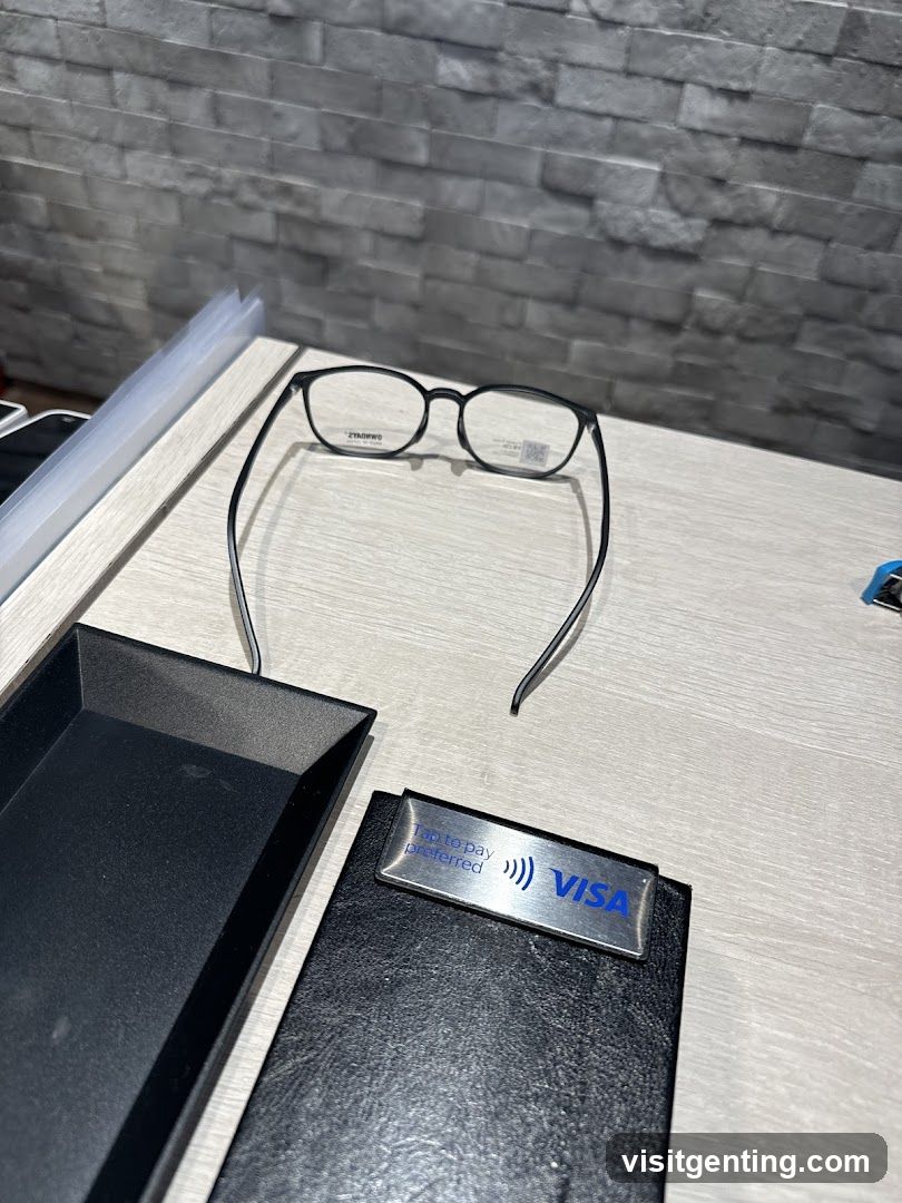 Eyewear Display Counter