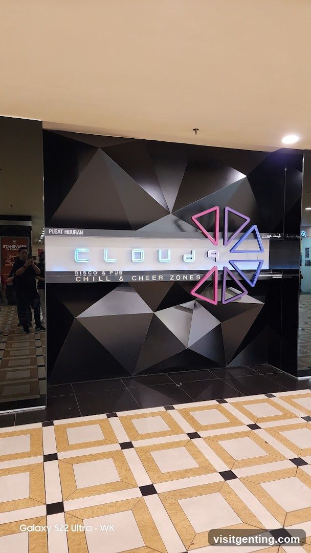 Cloud 9 Disco & Pub Entrance