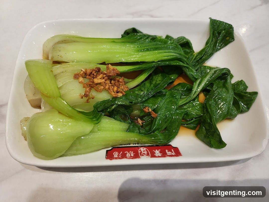 Stir-fried bok choy with garlic