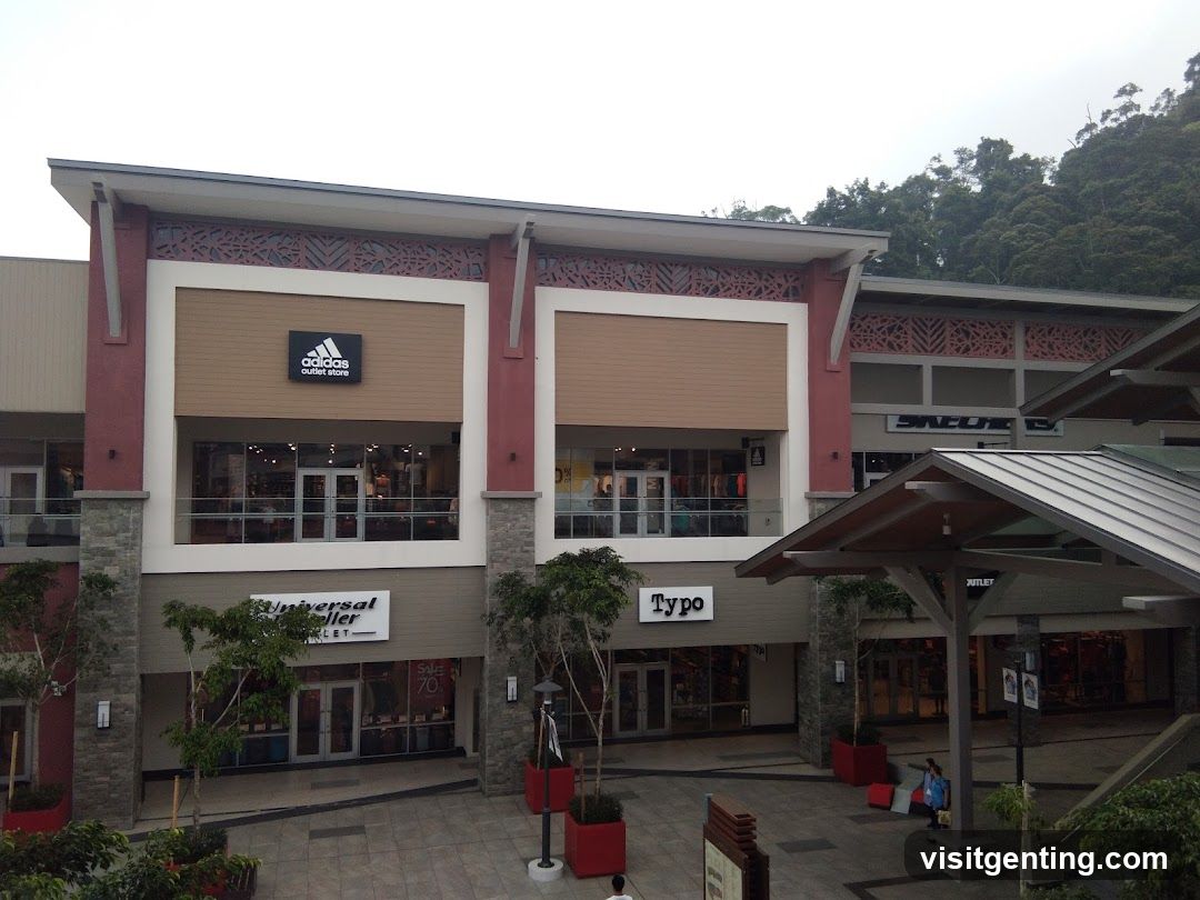 FamilyMart Awana Skyway