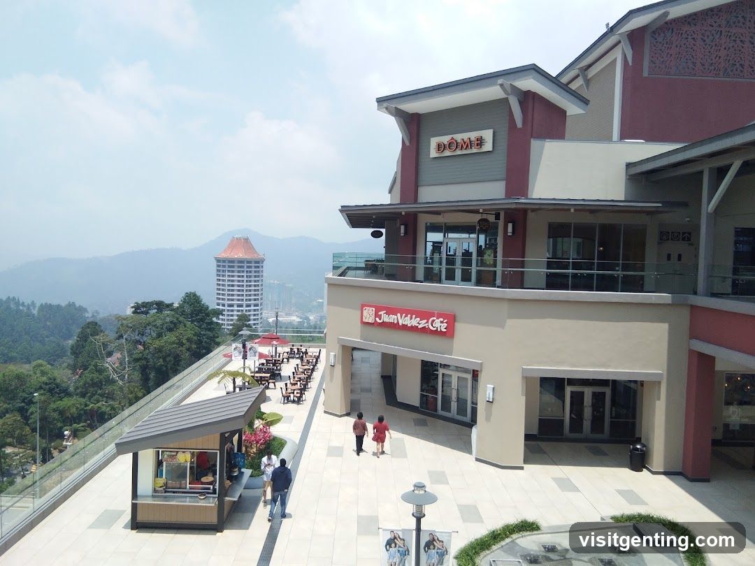 FamilyMart Awana Skyway