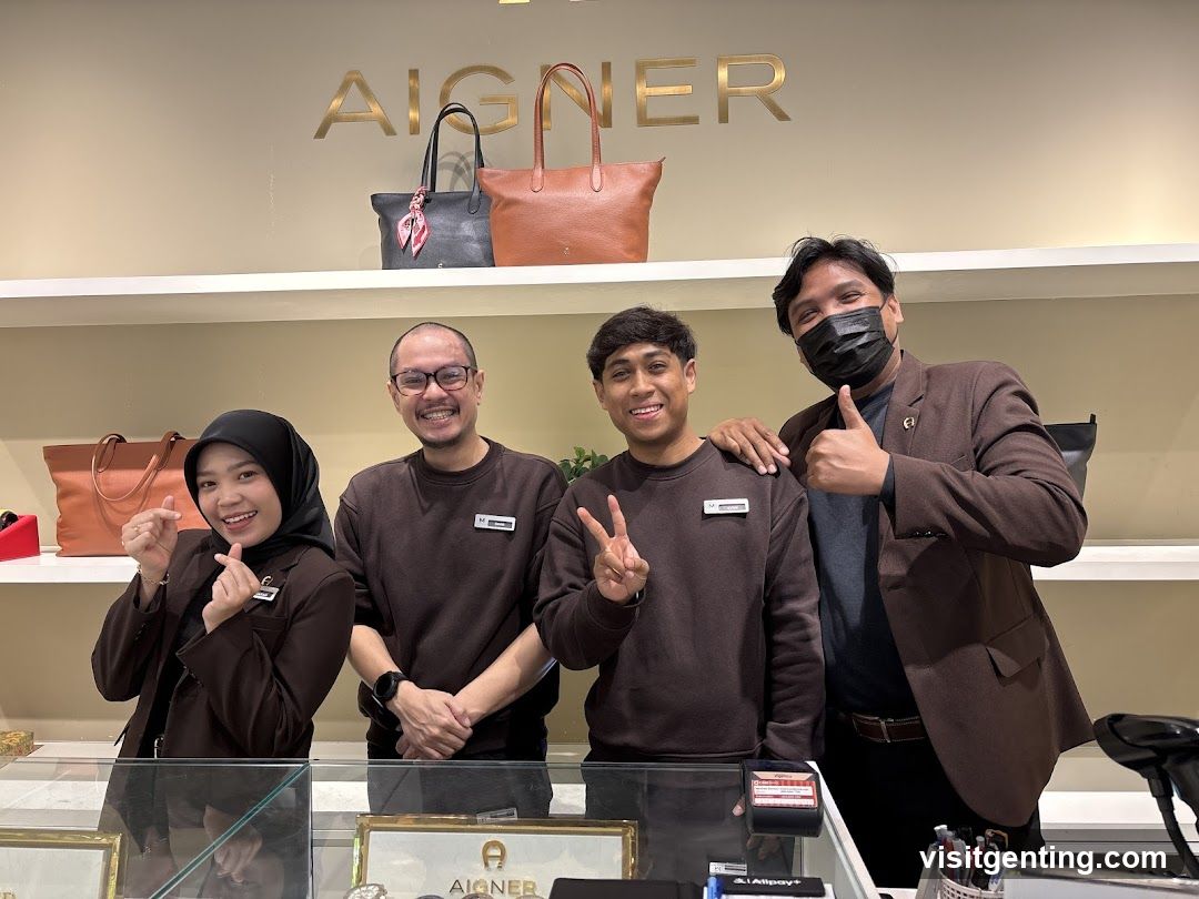 Aigner Store Interior