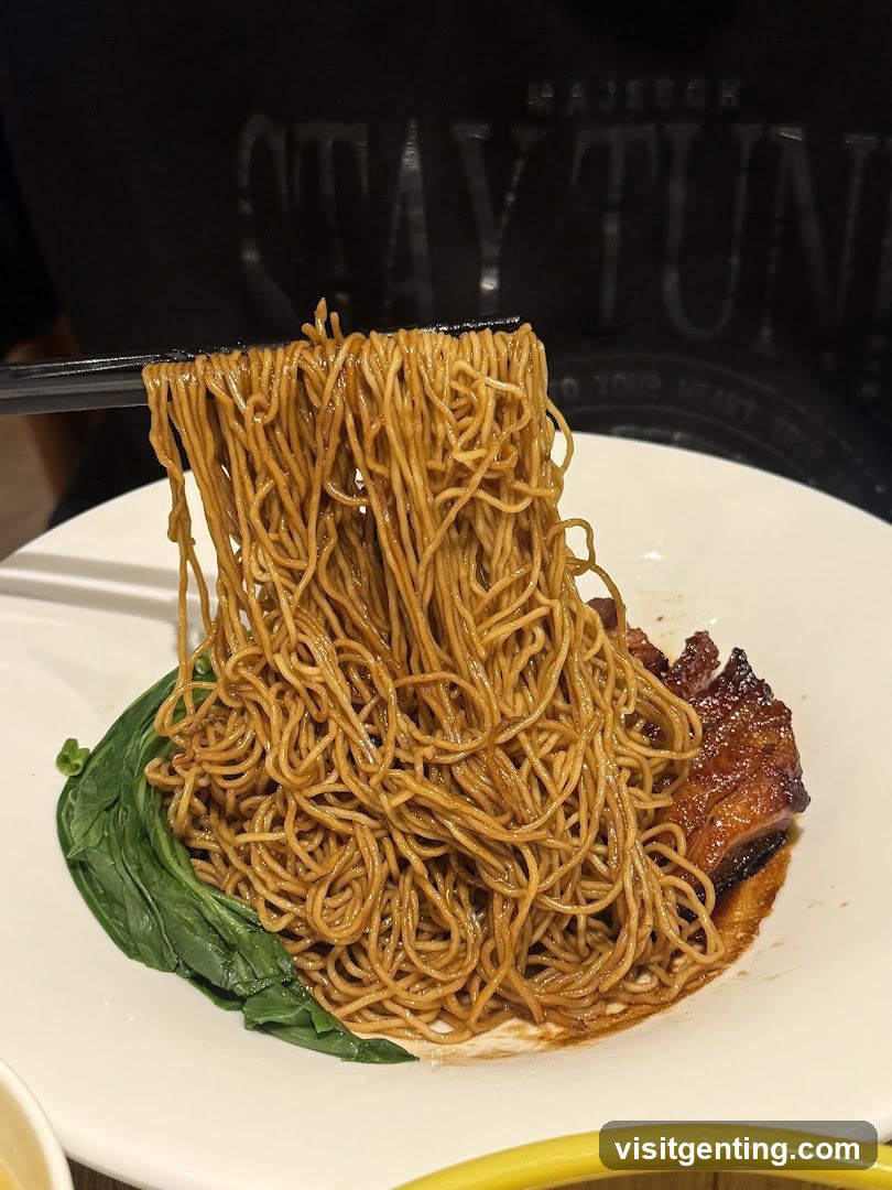 Noodles with meat and greens