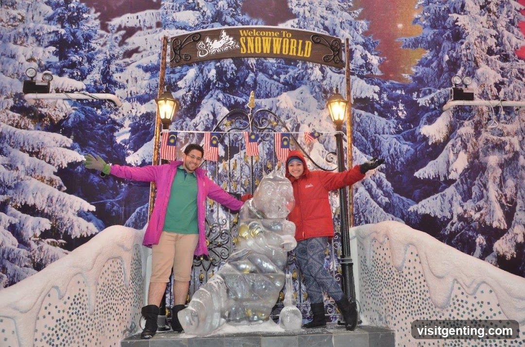 Snowworld Entrance Photo