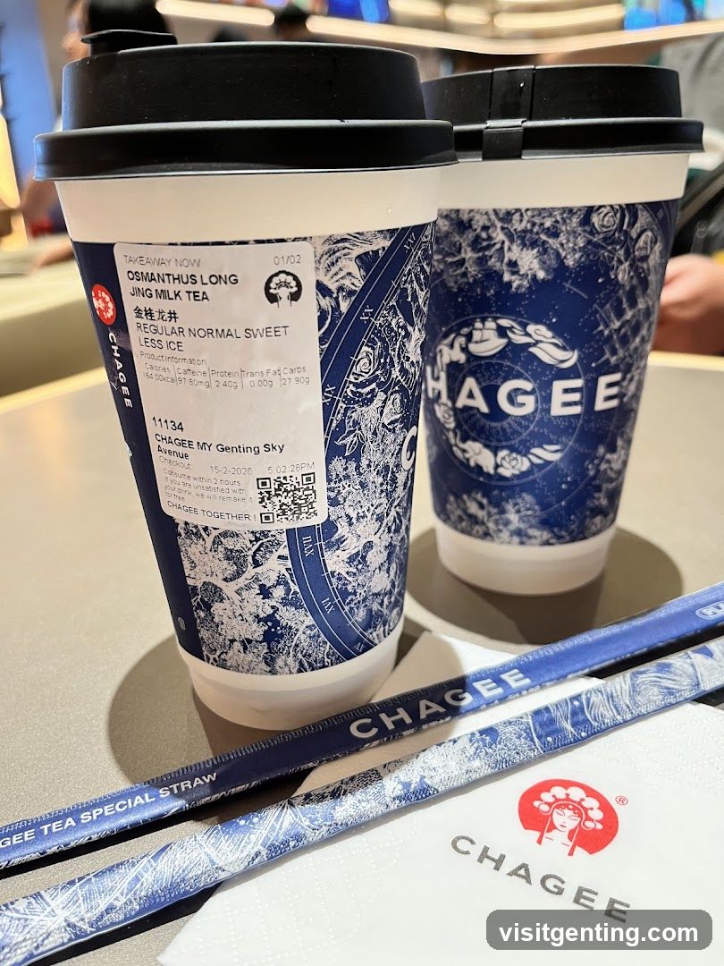 Chagee beverages and branded accessories