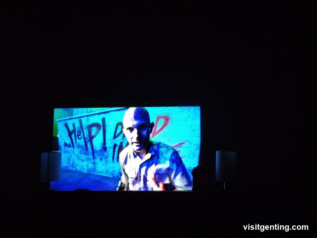 Screen Display in Dark Room