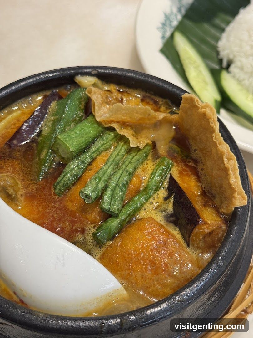 Food dish in ceramic bowl
