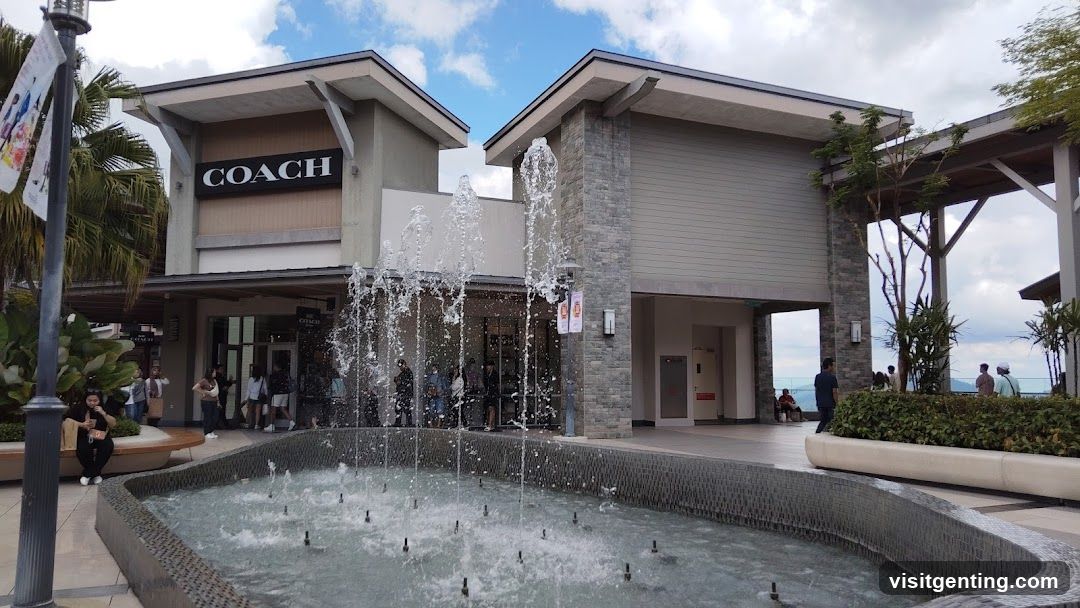COACH Storefront