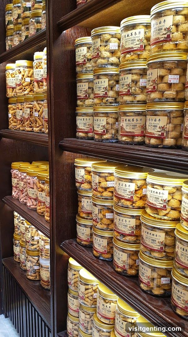 Shelf display of packaged snacks