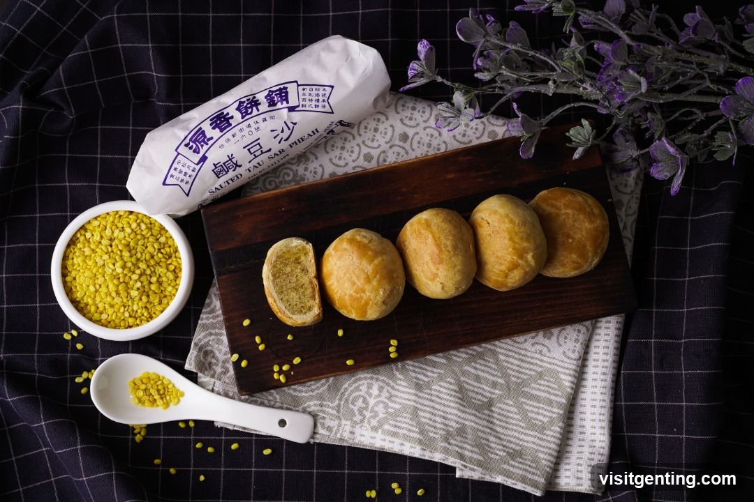 Salted Tofu Sardine Puff Display