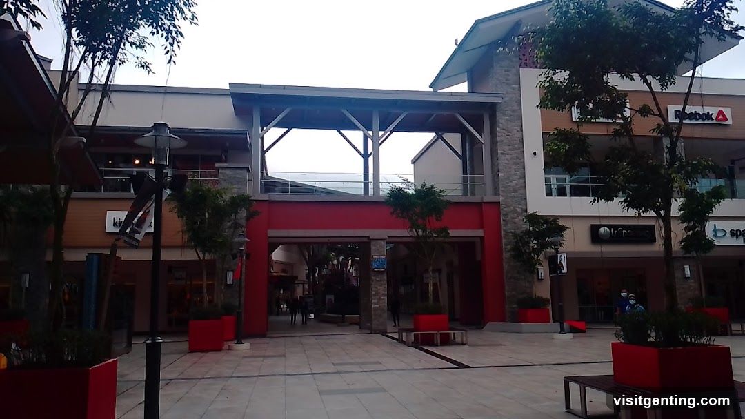 Shopping Mall Exterior