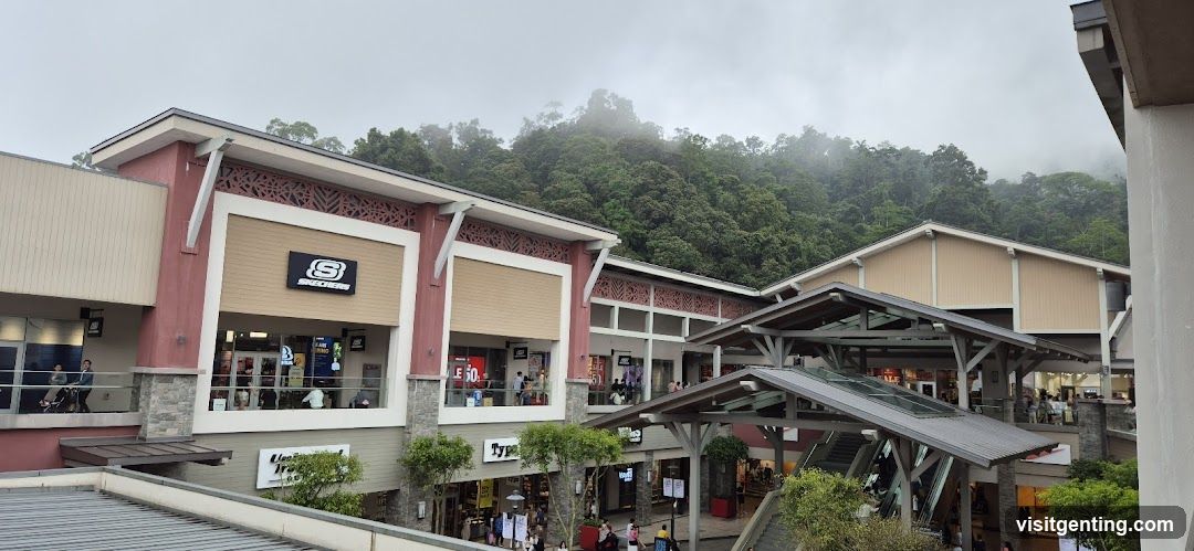 Outdoor shopping complex with Skechers store