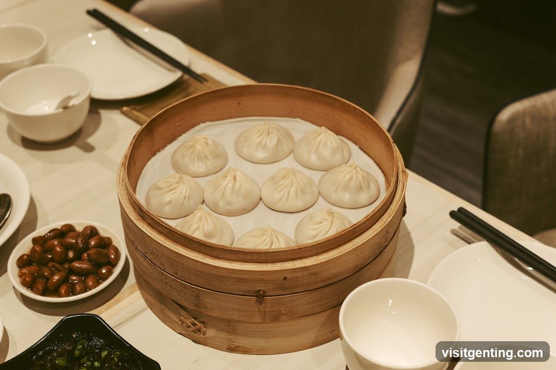 Dumplings in Bamboo Steamer