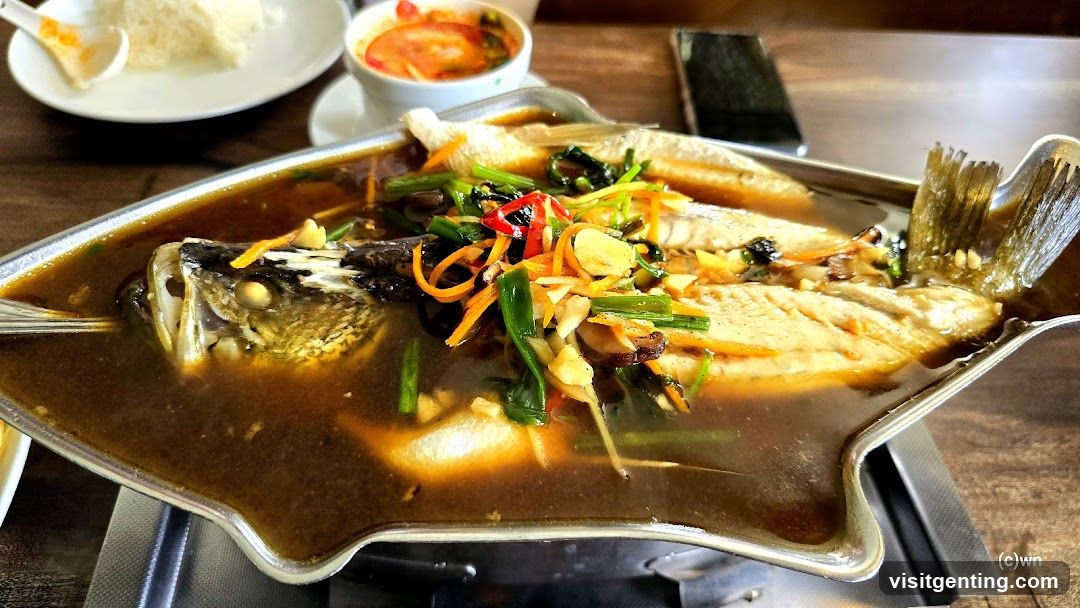 Restaurant Interior Food Scene