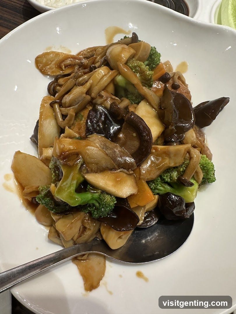 Stir-fried vegetables and mushrooms