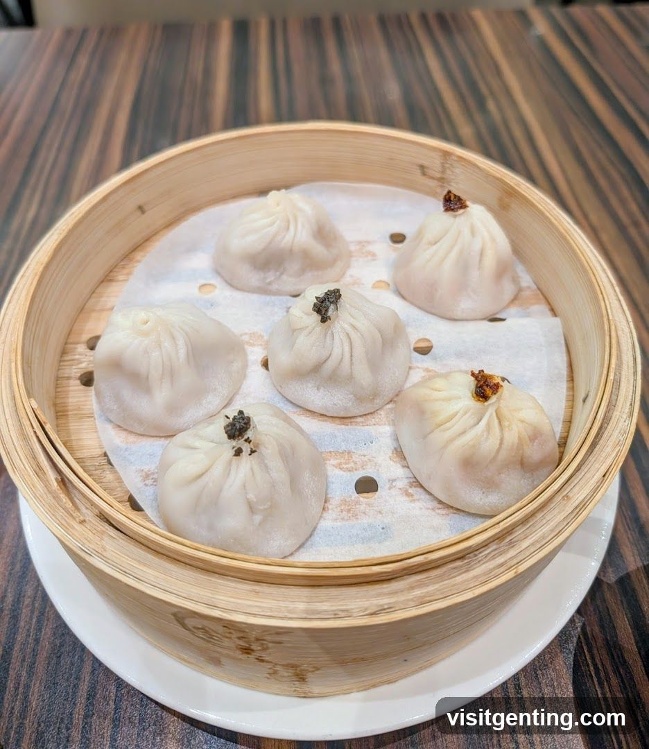 Steamed Dumplings in Bamboo Steamer
