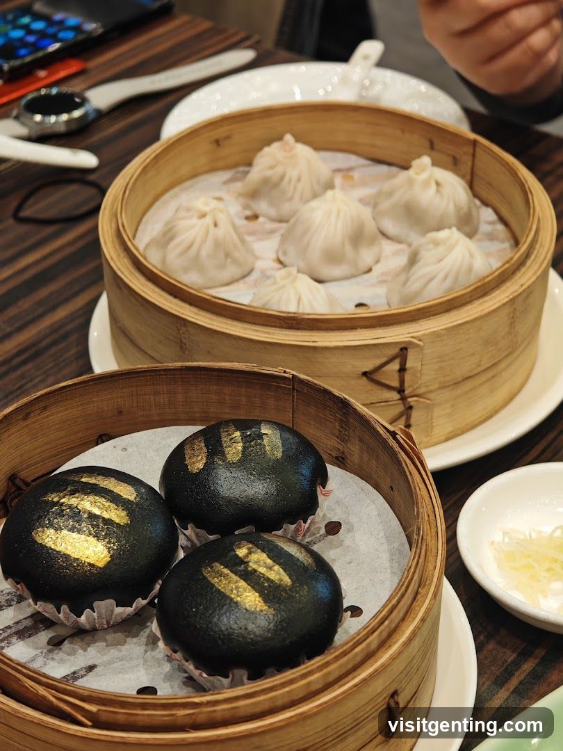 Dumplings in Bamboo Steamer